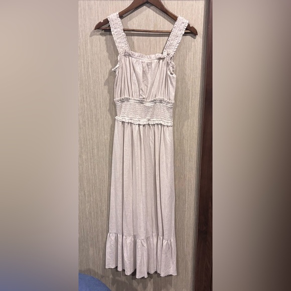 Elliatt Linen Midi Maxi Dress Sleeveless Stretchy Flowy Cream Nude Neutral - Picture 2 of 9